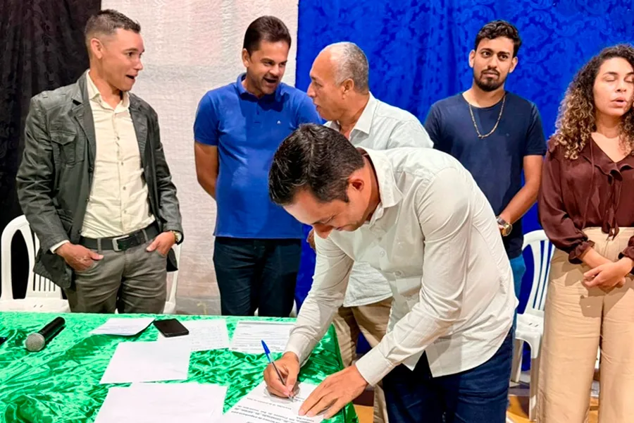 Prefeito Manrick anuncia pacote de obras e estudos técnicos para o distrito de Cruzeiro do Sul Prefeito Manrick anuncia pacote de obras e estudos técnicos para o distrito de Cruzeiro do Sul