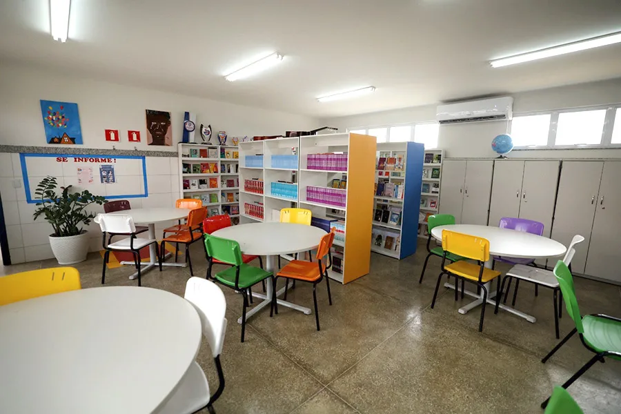 “Aqui me sinto acolhido”, enfatiza estudante sobre novo Colégio de Tempo Integral inaugurado pelo Governo do Estado em Iramaia “Aqui me sinto acolhido”, enfatiza estudante sobre novo Colégio de Tempo Integral inaugurado pelo Governo do Estado em Iramaia
