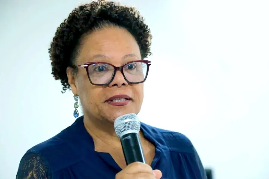 Nova turma de servidores técnico-administrativos toma posse na UFSB