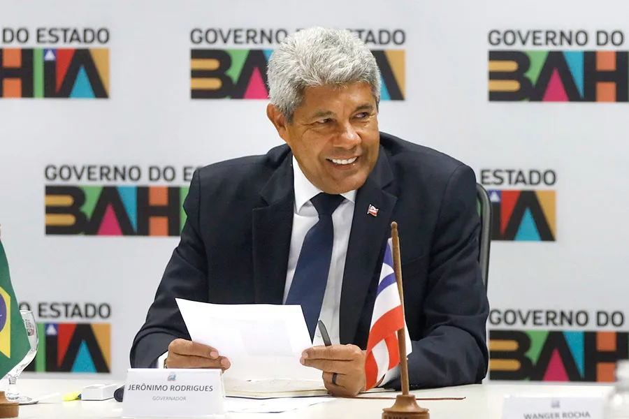 Governador Jerônimo autoriza concursos para contratação de 890 novos servidores estaduais