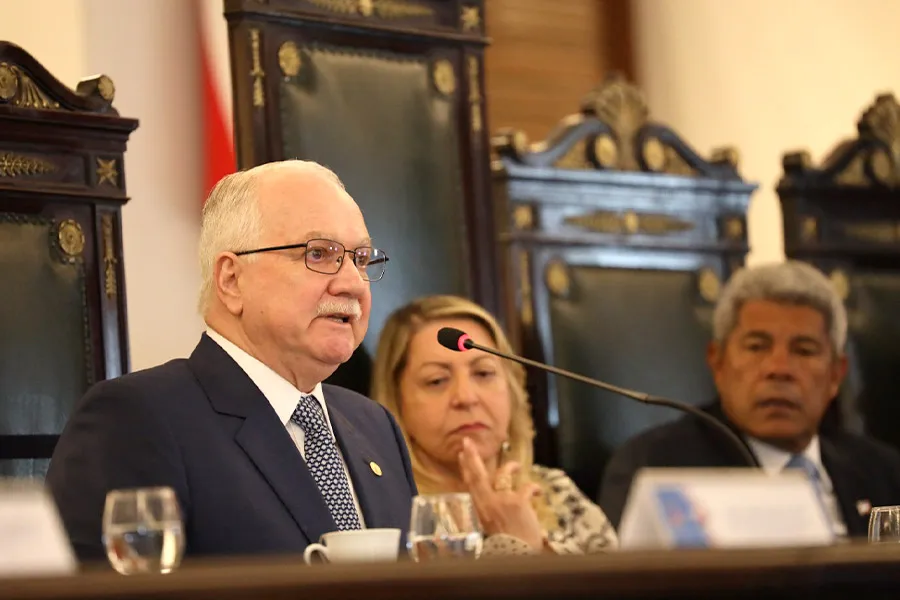 Jerônimo Rodrigues destaca eficiência da cooperação entre os poderes durante reunião com ministro Edson Fachin