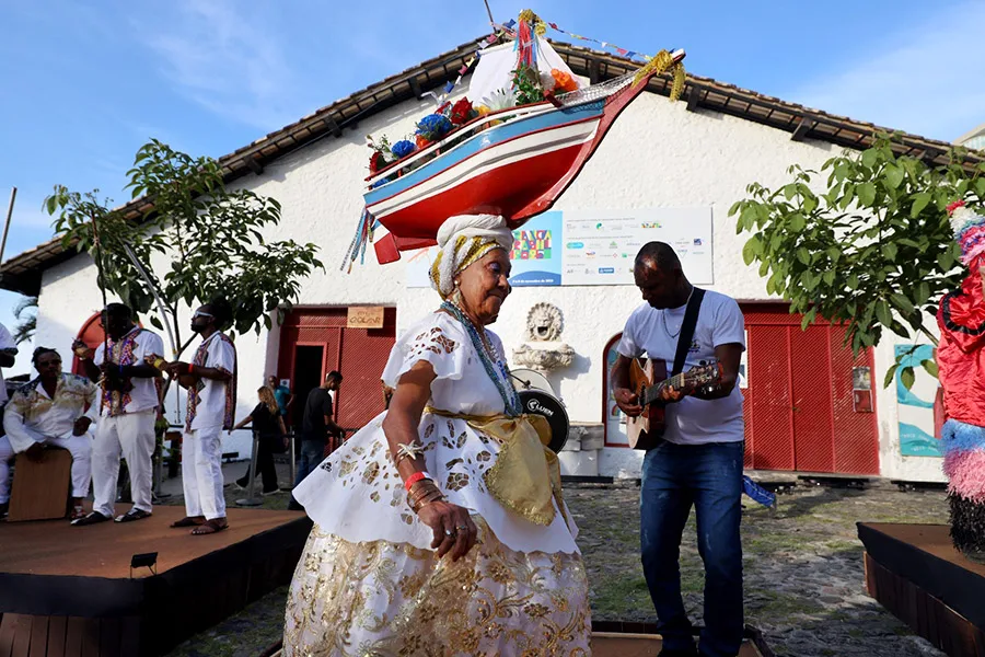 Jerônimo Rodrigues, Margareth Menezes e Emmanuel Macron abrem Festival Nosso Futuro Brasil–França, no Museu de Arte Moderna da Bahia