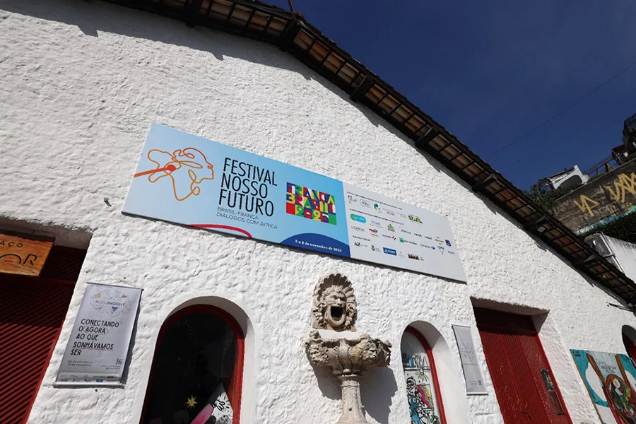 Jerônimo Rodrigues, Margareth Menezes e Emmanuel Macron abrem Festival Nosso Futuro Brasil–França, no Museu de Arte Moderna da Bahia