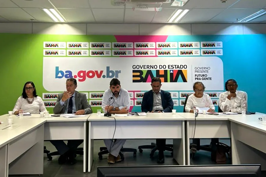 Governo do Estado dialoga com entidades e apresenta proposta de fortalecimento do Planserv