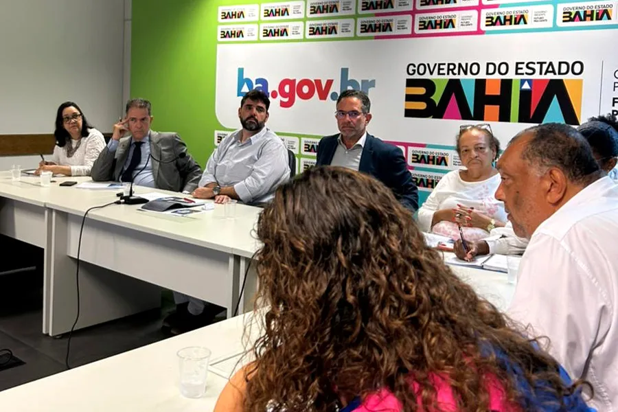 Governo do Estado dialoga com entidades e apresenta proposta de fortalecimento do Planserv