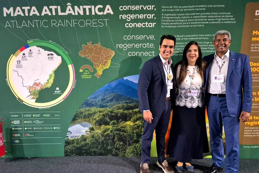 Jerônimo apresenta experiências da Bahia em transição energética e articula parcerias na COP30