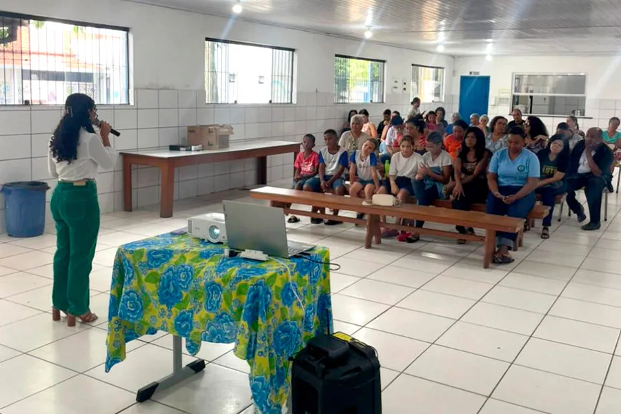 Escola Municipal Pedro Agrizzi Neto promove palestra sobre Comunicação Não Violenta