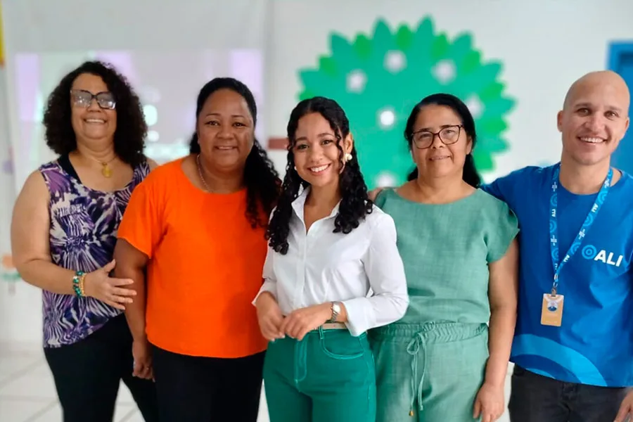 Escola Municipal Pedro Agrizzi Neto promove palestra sobre Comunicação Não Violenta Escola Municipal Pedro Agrizzi Neto promove palestra sobre Comunicação Não Violenta