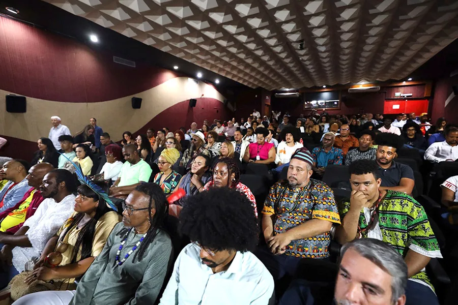 Governador participa de sessão especial do filme Malês durante o Novembro Negro