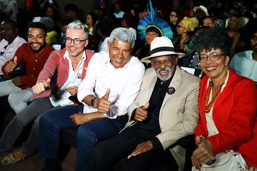 Governador participa de sessão especial do filme Malês durante o Novembro Negro