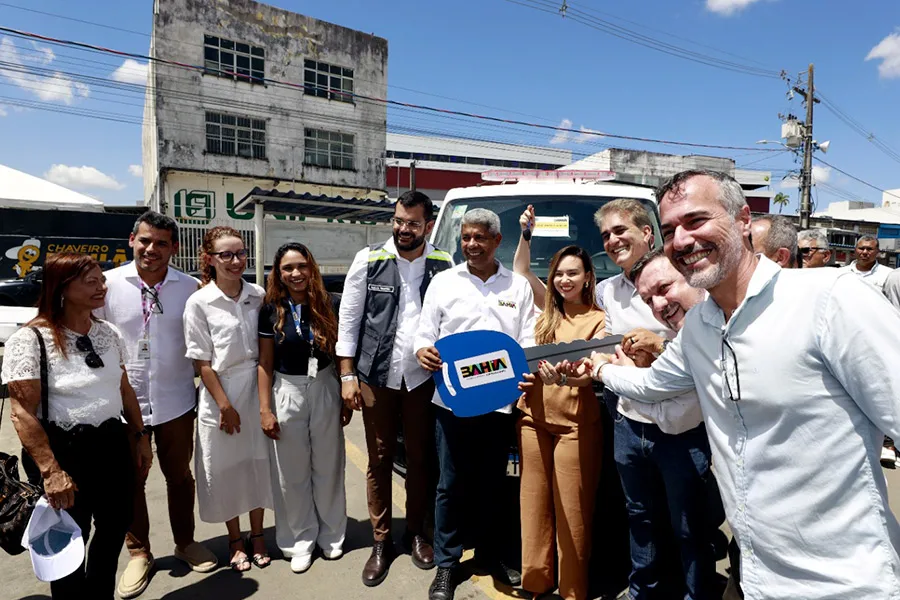 Jerônimo Rodrigues entrega colégio de tempo integral, 57 viaturas policiais e autoriza ampliação do HRSAJ