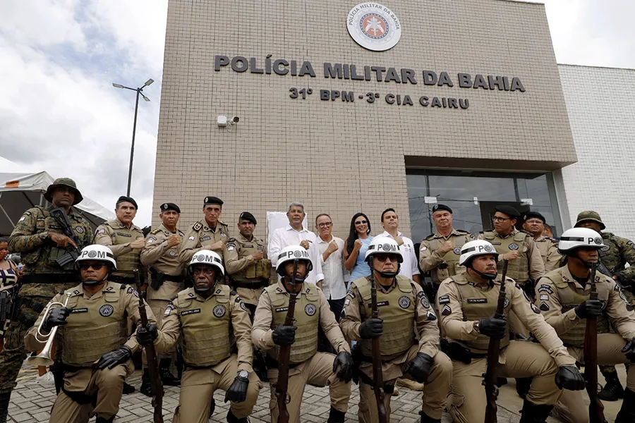 Governo do Estado autoriza pavimentação da BA-884 e entrega de equipamentos de segurança e saúde em Cairu