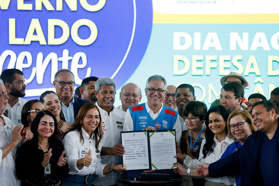 Bahia inaugura primeiro hospital de transição do SUS e anuncia pacote superior a R$ 2,5 bilhões para ampliar combate ao câncer Bahia inaugura primeiro hospital de transição do SUS e anuncia pacote superior a R$ 2,5 bilhões para ampliar combate ao câncer