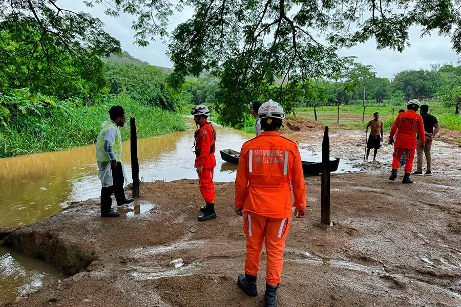 Prefeitura, Defesa Civil e Corpo de Bombeiros atuam em resposta às fortes chuvas