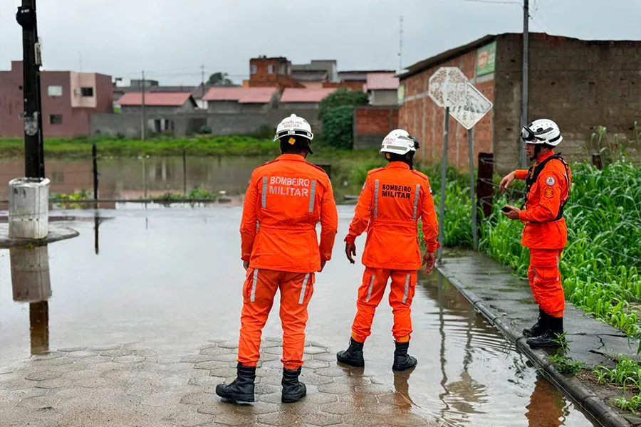 Prefeitura, Defesa Civil e Corpo de Bombeiros atuam em resposta às fortes chuvas