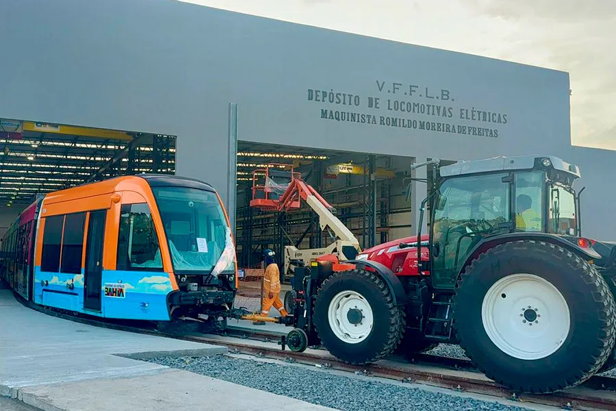 Trens do VLT já estão em preparação para início da operação assistida em 2026
