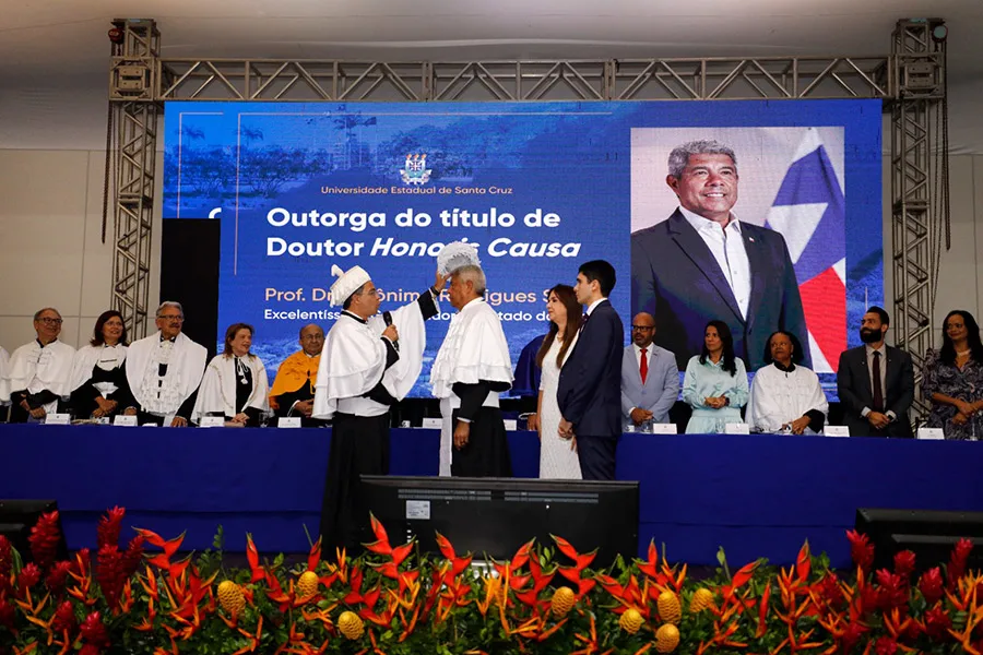 Jerônimo Rodrigues se torna primeiro governador da Bahia a receber título de Doutor Honoris Causa pela Uesc