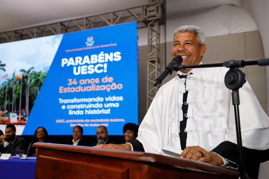 Jerônimo Rodrigues se torna primeiro governador da Bahia a receber título de Doutor Honoris Causa pela Uesc Jerônimo Rodrigues se torna primeiro governador da Bahia a receber título de Doutor Honoris Causa pela Uesc