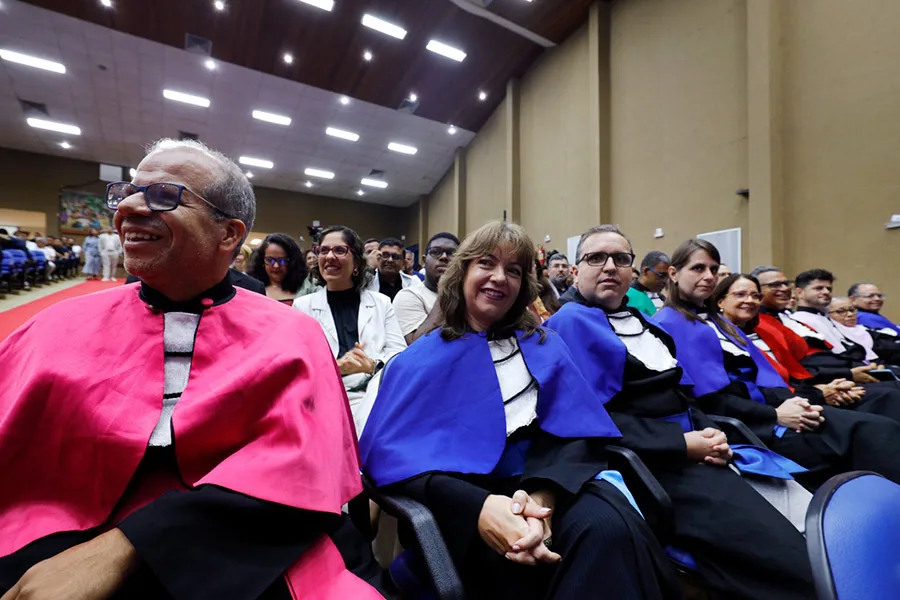 Jerônimo Rodrigues se torna primeiro governador da Bahia a receber título de Doutor Honoris Causa pela Uesc Jerônimo Rodrigues se torna primeiro governador da Bahia a receber título de Doutor Honoris Causa pela Uesc