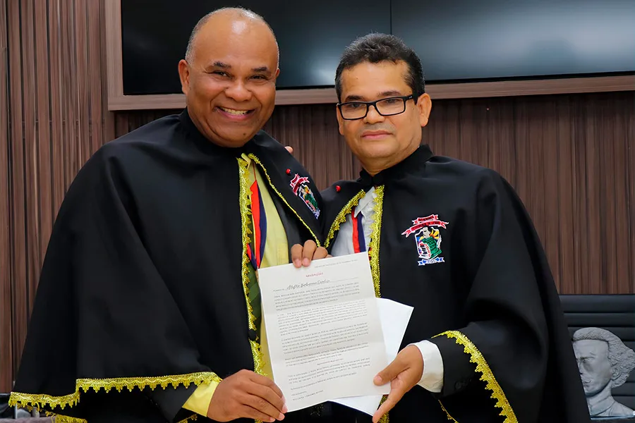 Prêmio Off Flip de Literatura 2026 divulga lista de finalistas; teixeirenses estão incluídos 