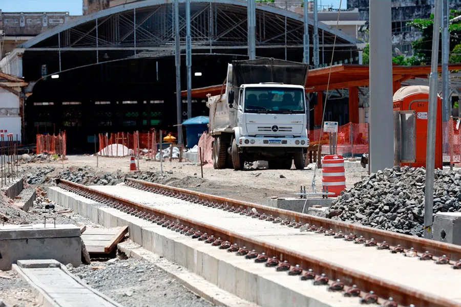 VLT de Salvador: Trecho 1 chega a 50% e trens avançam para a operação assistida