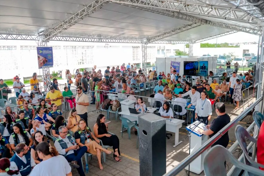 Carreta oftalmológica do Agora Tem Especialistas chega em Teixeira de Freitas
