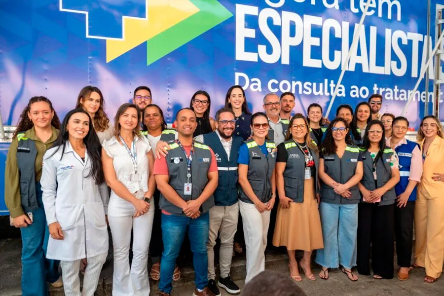 Carreta oftalmológica do Agora Tem Especialistas chega em Teixeira de Freitas