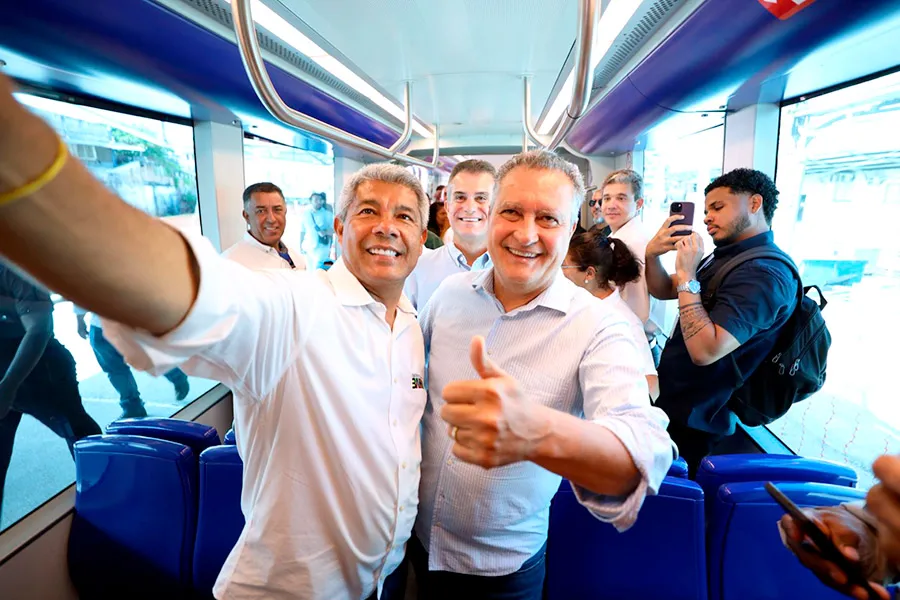 Obra do Governo do Estado, VLT faz primeira viagem-teste e marca avanço na mobilidade da capital baiana