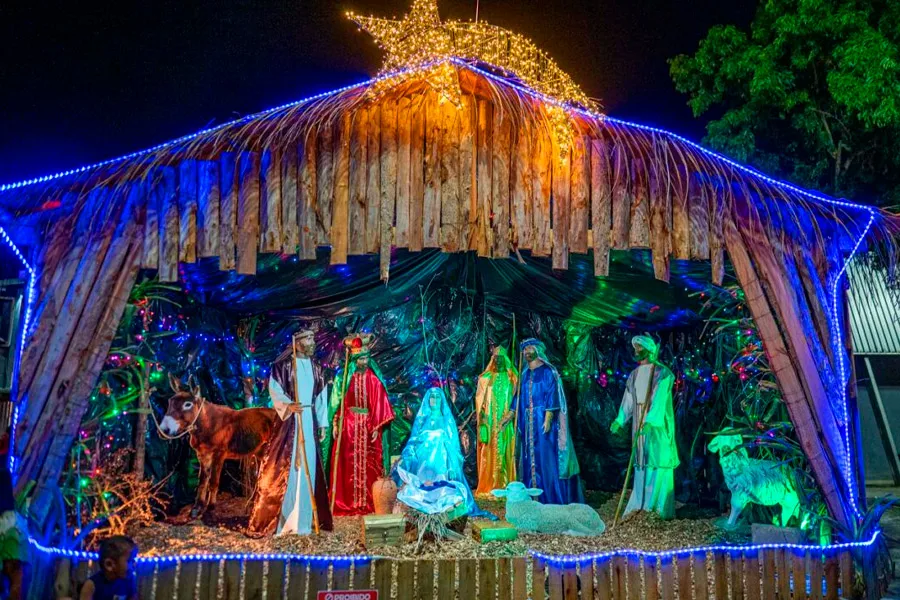 Natal Iluminado encanta moradores e visitantes, e fortalece a economia local