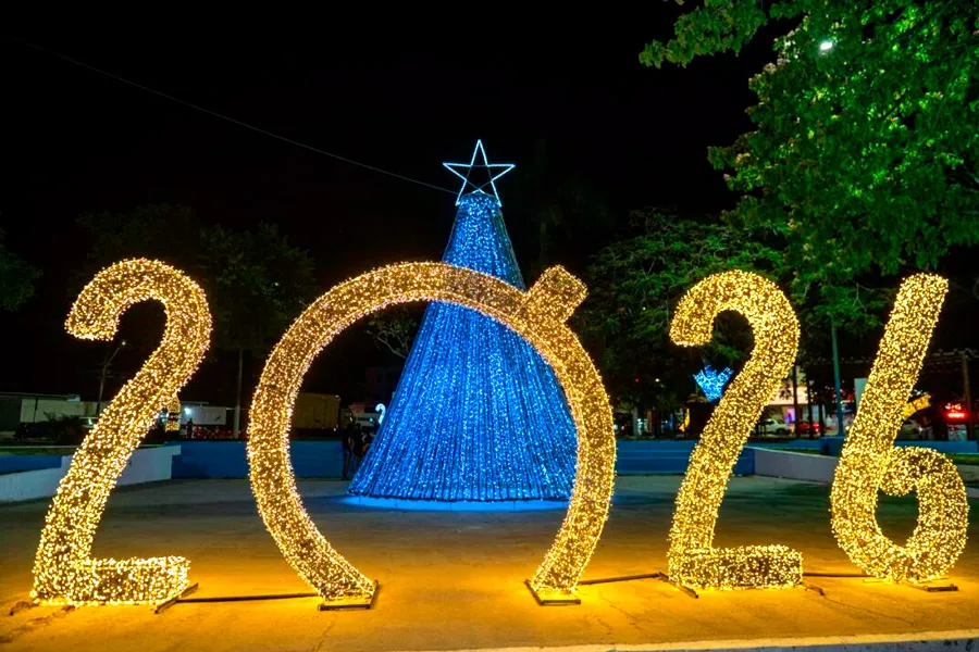 Natal Iluminado encanta moradores e visitantes, e fortalece a economia local