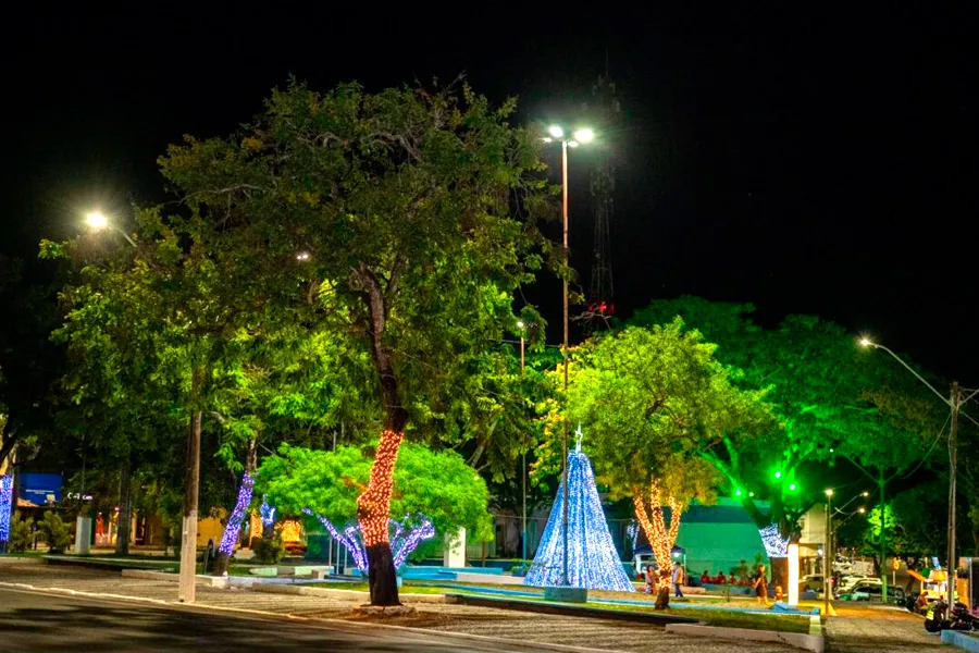 Natal Iluminado encanta moradores e visitantes, e fortalece a economia local