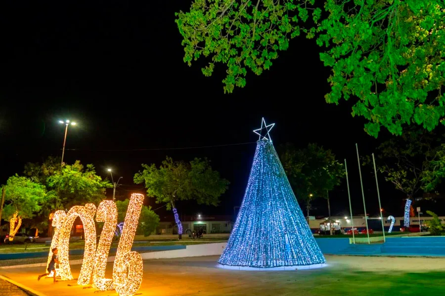 Natal Iluminado encanta moradores e visitantes, e fortalece a economia local