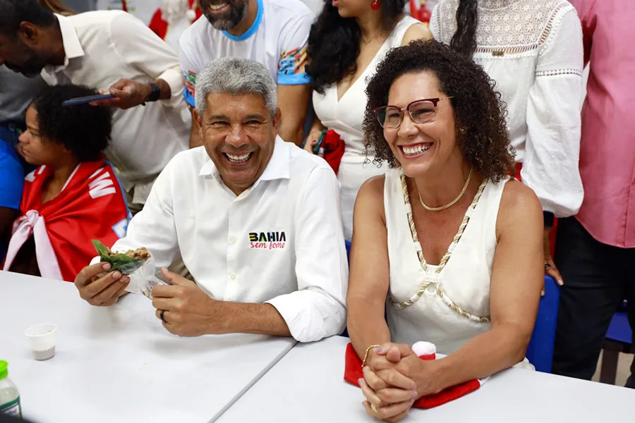 Governador participa do Natal Mais Social com cardápio especial no Restaurante Popular da Liberdade Governador participa do Natal Mais Social com cardápio especial no Restaurante Popular da Liberdade
