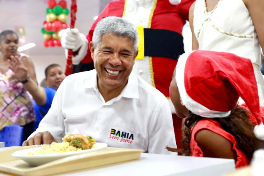 Governador participa do Natal Mais Social com cardápio especial no Restaurante Popular da Liberdade Governador participa do Natal Mais Social com cardápio especial no Restaurante Popular da Liberdade