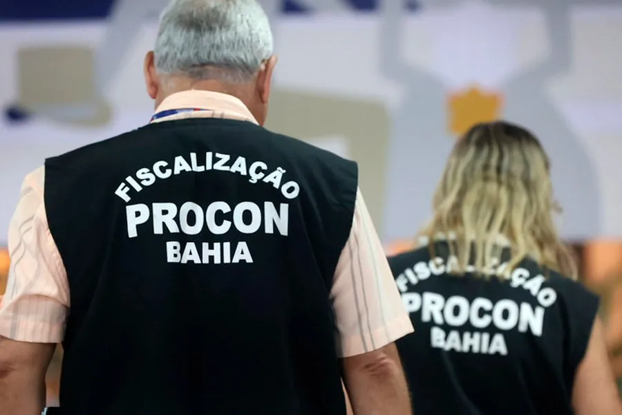 Procon-BA intensifica ações preventivas e notifica distribuidoras após detecção de bebidas adulteradas com metanol