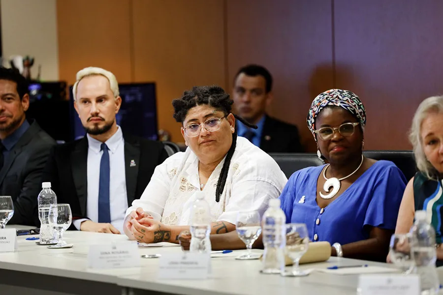 Reitora da UNEB é reconduzida ao cargo; governador assina termo de posse para novo mandato