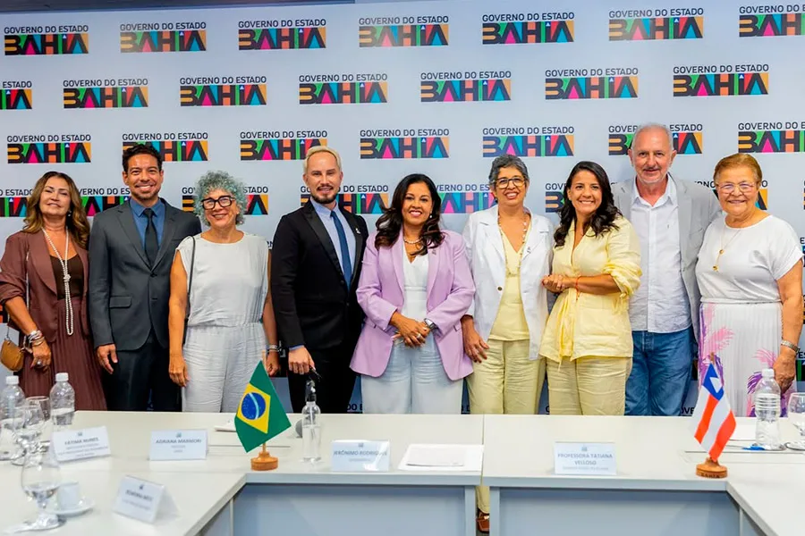 Reitora da UNEB é reconduzida para novo mandato após assinatura do termo de posse