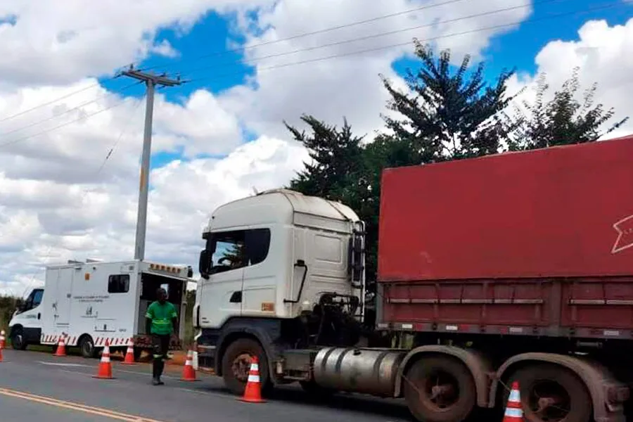 Balanças de pesagem móveis iniciam operações em 10 municípios, inclusive Teixeira de Freitas Balanças de pesagem móveis iniciam operações em 10 municípios, inclusive Teixeira de Freitas