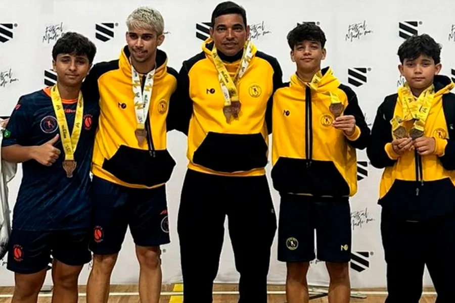 Técnico e alunos teixeirenses sobem ao pódio em campeonato mundial de Clubes na Espanha