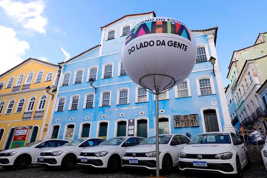 Estado fortalece assistência social nos municípios com entrega de 70 veículos da 1ª fase do MobSUAS Estado fortalece assistência social nos municípios com entrega de 70 veículos da 1ª fase do MobSUAS