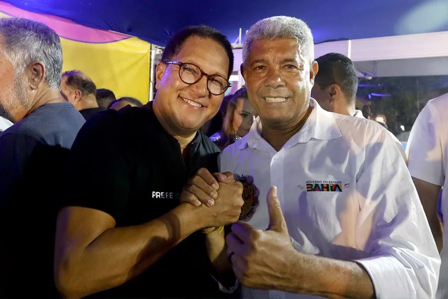 Governador prestigia abertura do Carnaval antecipado de Itabuna