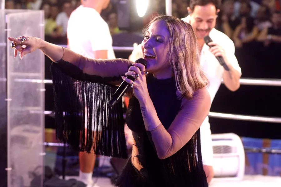 Governador prestigia abertura do Carnaval antecipado de Itabuna