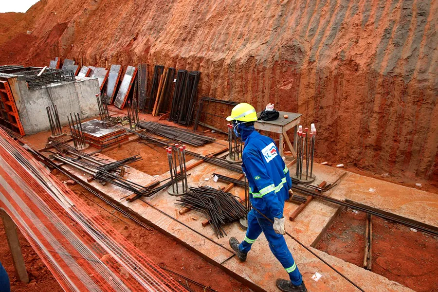 Obras do VLT de Salvador avançam e entram em nova fase com instalação da via permanente no Trecho 2 Obras do VLT de Salvador avançam e entram em nova fase com instalação da via permanente no Trecho 2