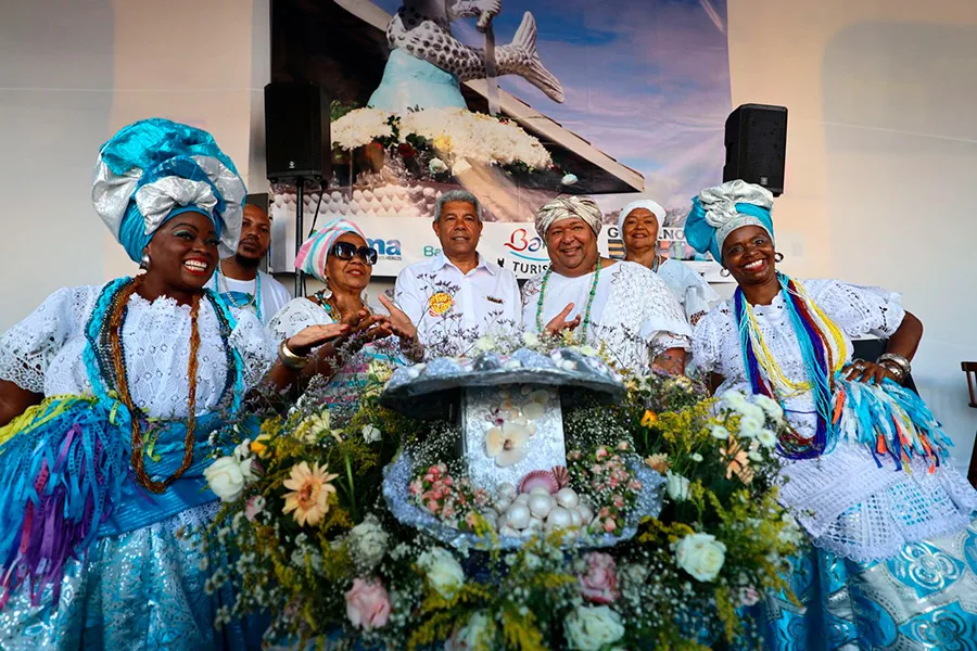 Fé e tradição marcam a Festa de Iemanjá em Salvador Fé e tradição marcam a Festa de Iemanjá em Salvador