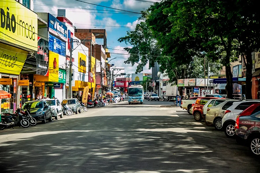 Comércio de Teixeira de Freitas ficará fechado durante o Carnaval 2026 após acordo sindical