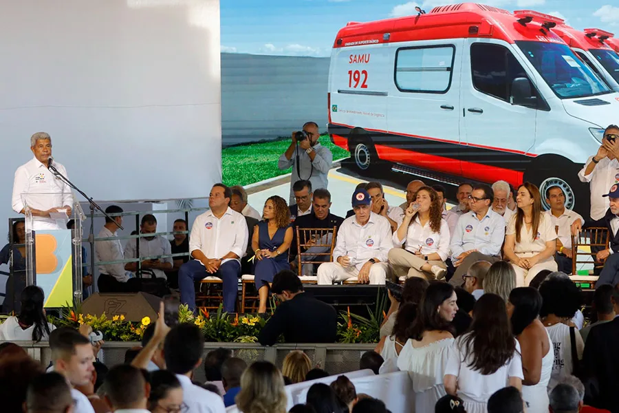 Bahia recebe mais de R$ 300 milhões em investimentos do PAC Saúde com entrega de veículos e equipamentos