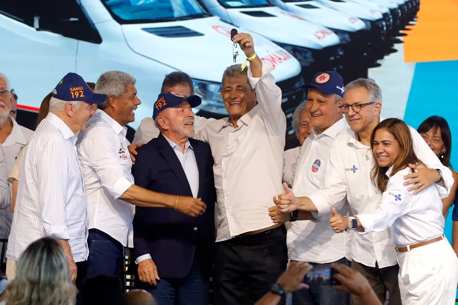 Bahia recebe mais de R$ 300 milhões em investimentos do PAC Saúde com entrega de veículos e equipamentos