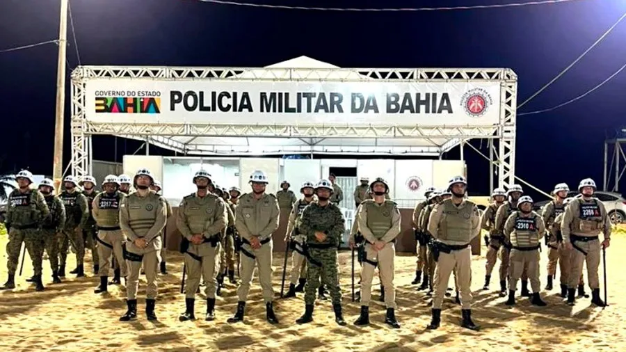 Samba e pagode marcam resgate cultural na 2ª noite do Carnaval Mucuri 2026