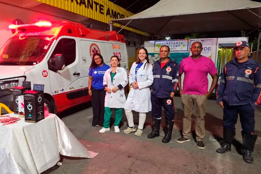 Samba e pagode marcam resgate cultural na 2ª noite do Carnaval Mucuri 2026