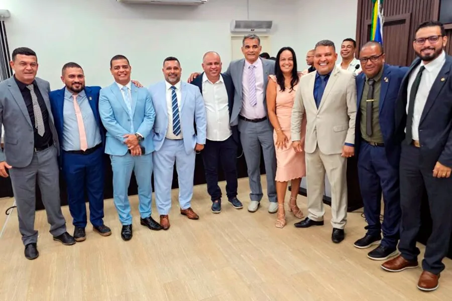Jonatas Santos é reeleito presidente da Câmara de Teixeira de Freitas Jonatas Santos é reeleito presidente da Câmara de Teixeira de Freitas